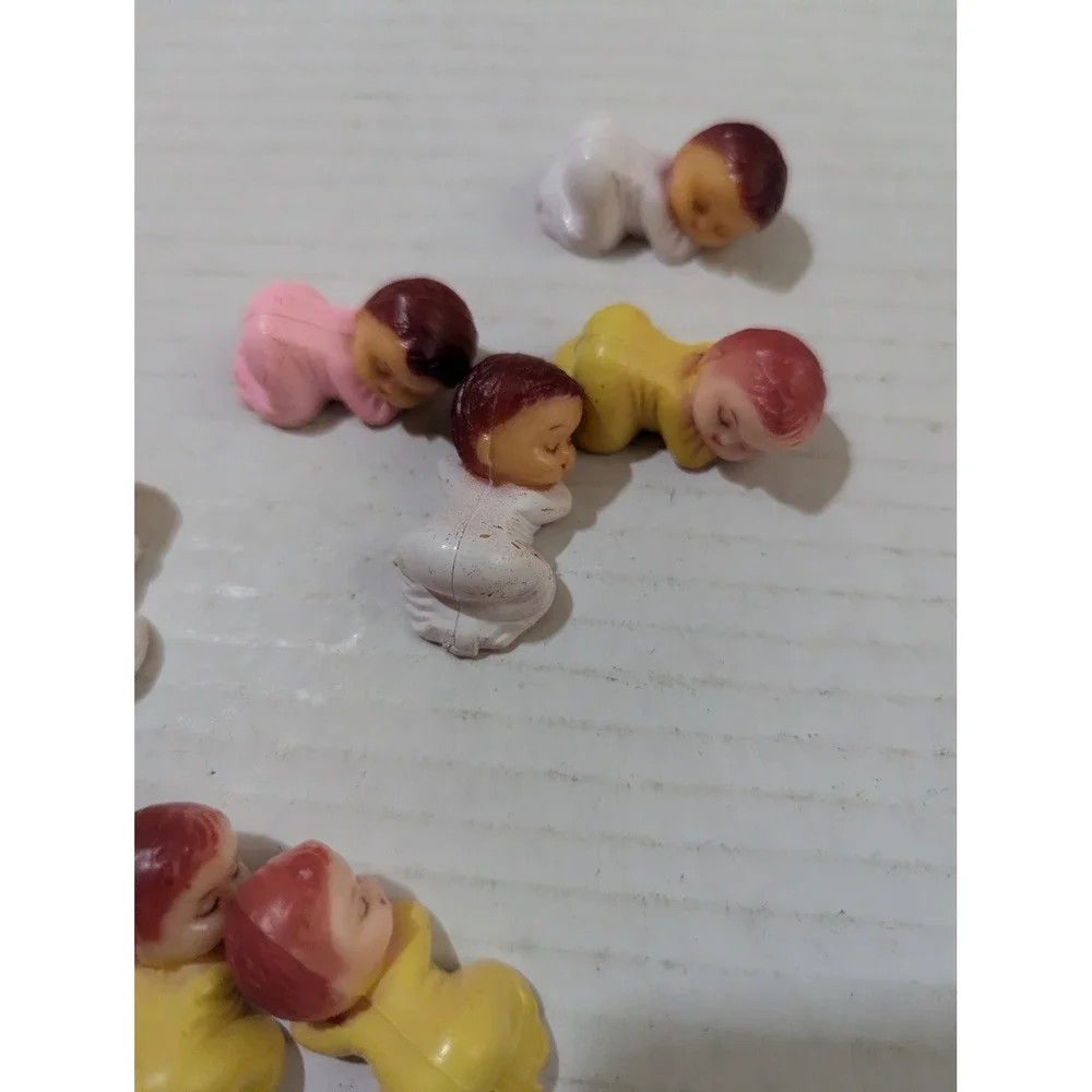 Vintage Hard Plastic Miniature Sleeping Baby 25 Pieces Pink Yellow White 1 Inch